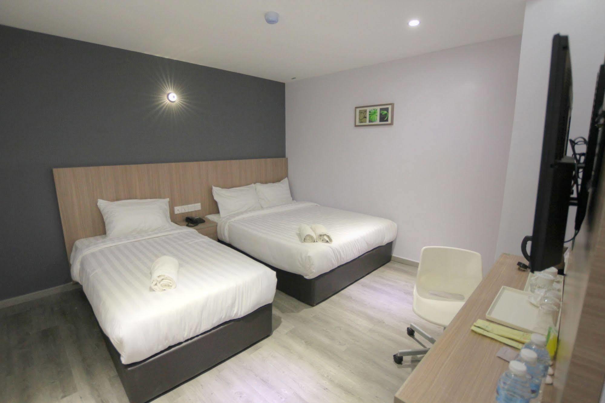 Hotel 99 Pusat Bandar Puchong Exterior foto