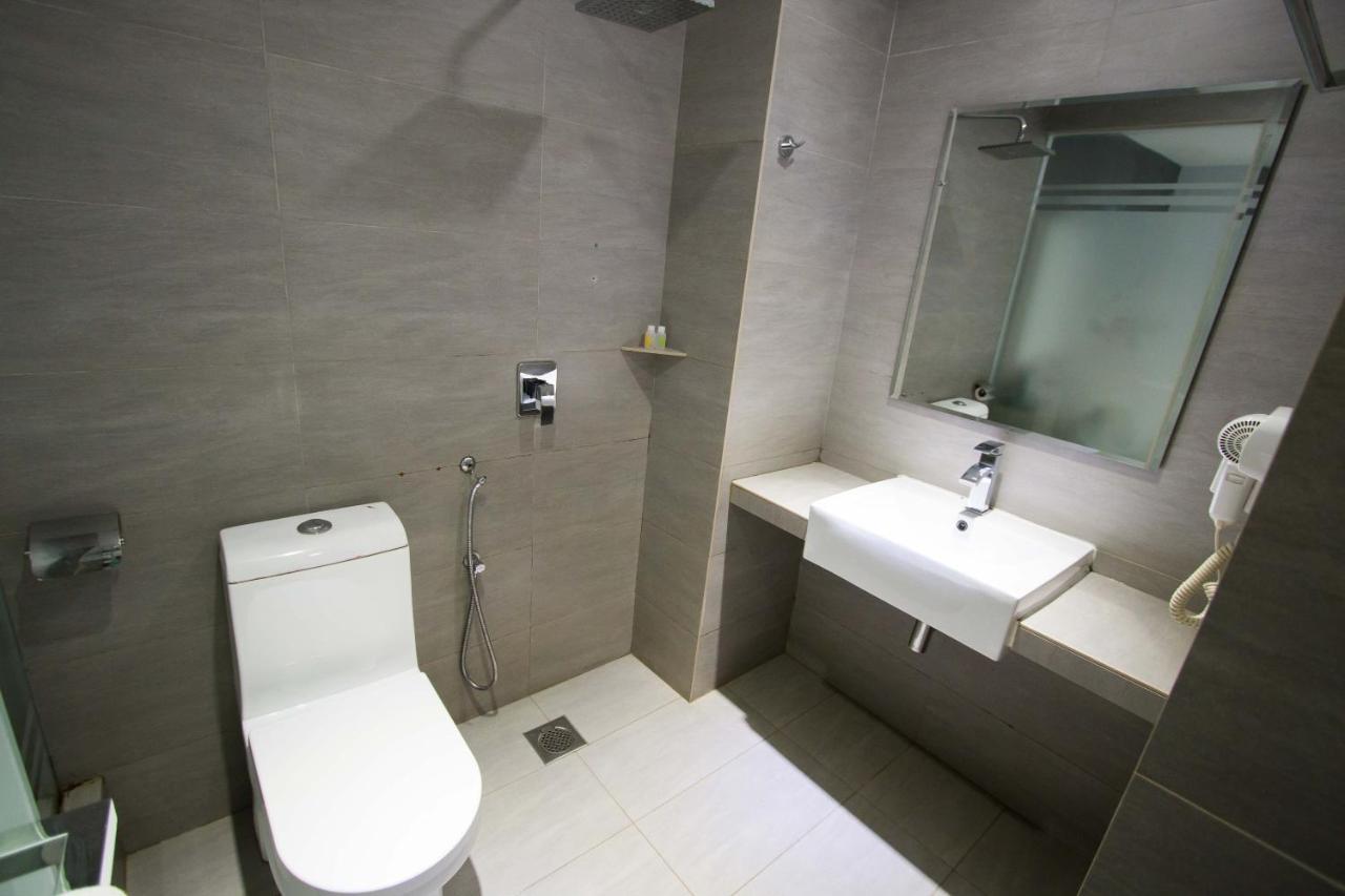 Hotel 99 Pusat Bandar Puchong Exterior foto