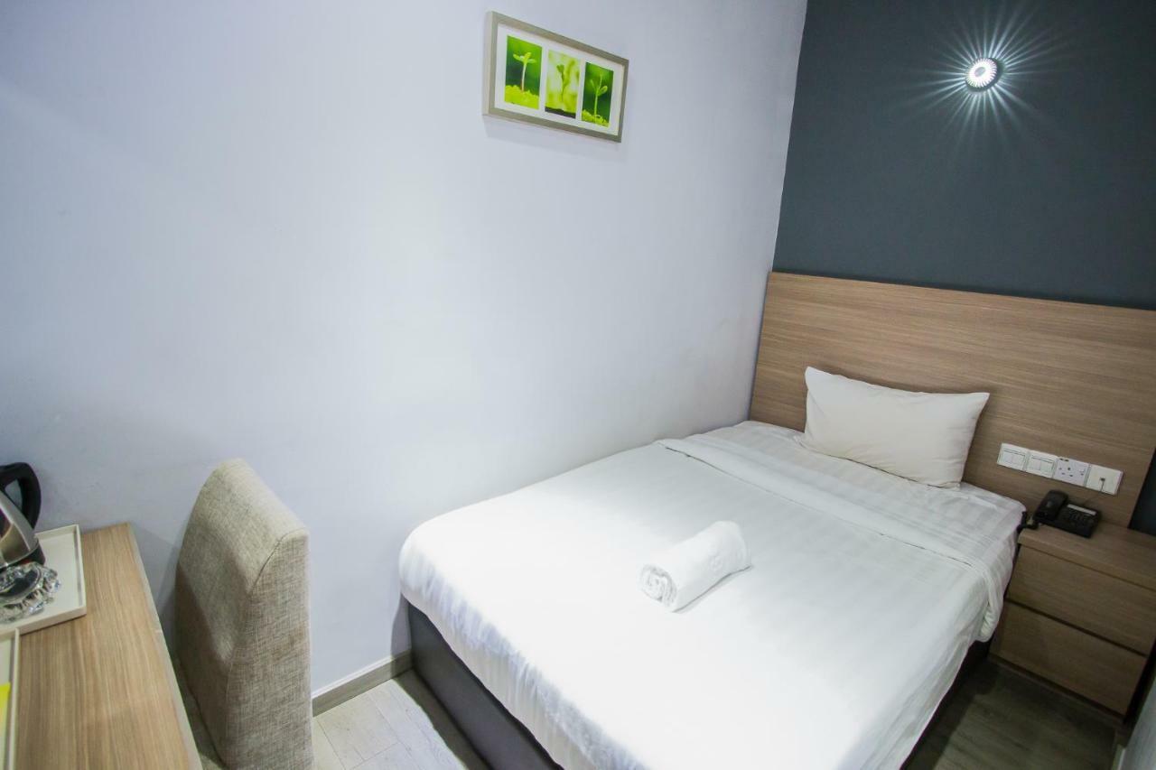Hotel 99 Pusat Bandar Puchong Exterior foto